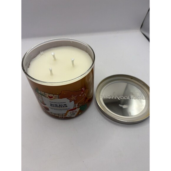 Bath And Body Works Rum Rum Reindeer Candle New - Picture 4 of 4